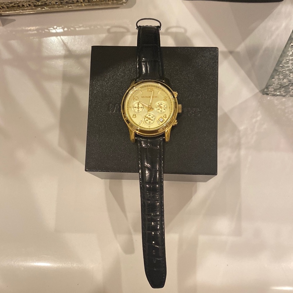 Michael Kors MK-5133 Watch Gold Face Black Alligator Band